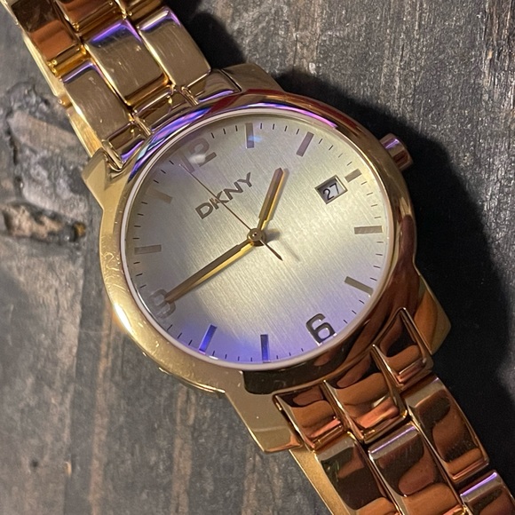 UNISEX DKNY Stainless Steel YELLOW GOLD PLATED WATCH NY1036 - Offers Considered - Picture 6 of 13